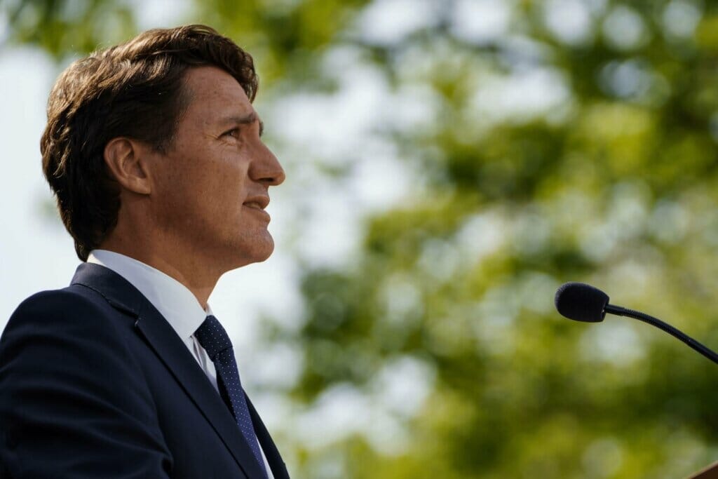 Forward. For Everyone. ELXN44